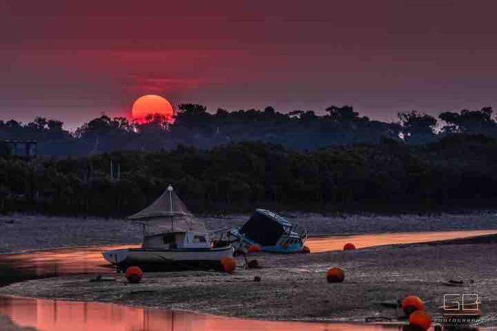 That Seaside Cottage - Fully Equipped Home, 4 Bedrooms On The Foreshore Tooradin 외부 사진