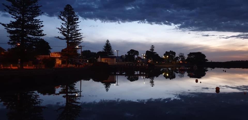 That Seaside Cottage - Fully Equipped Home, 4 Bedrooms On The Foreshore Tooradin 외부 사진